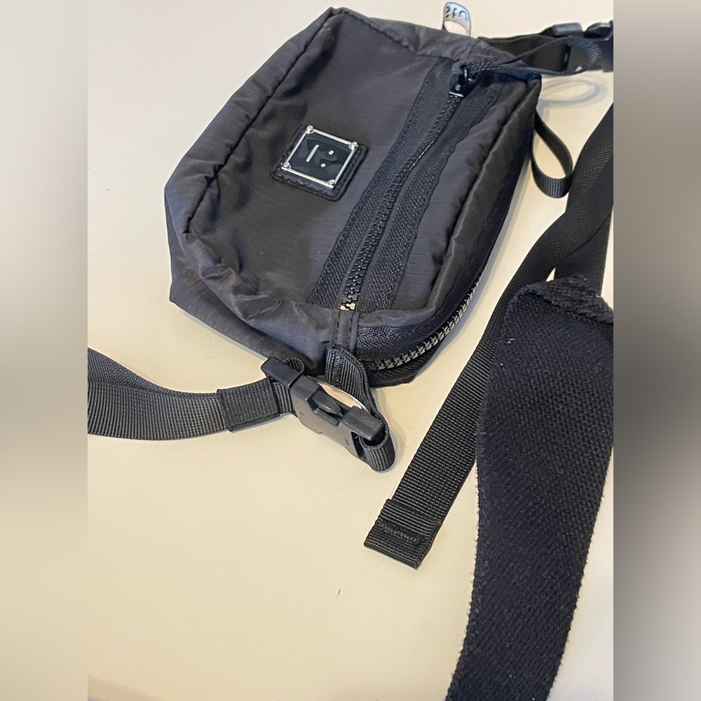 ACNE STUDIO Akila Face Plaque Ripstop Crossbody Bag NWOT - Picture 16 of 16
